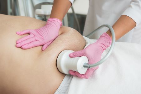 Az alkohol okozta zsírmáj hepatológiai vizsgálaton kimutatható.
